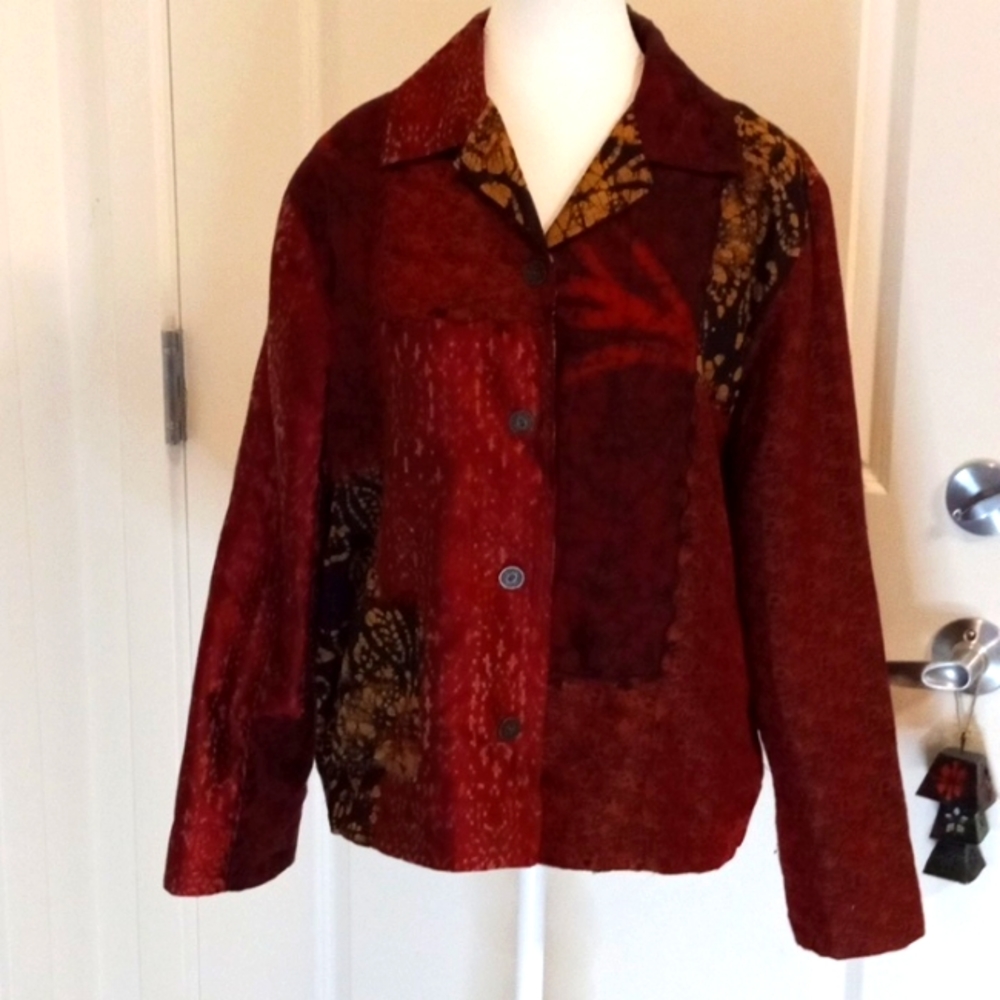Chico's size 1 silk patchwork jacket in rich shades of deep red/black/gold, EUC